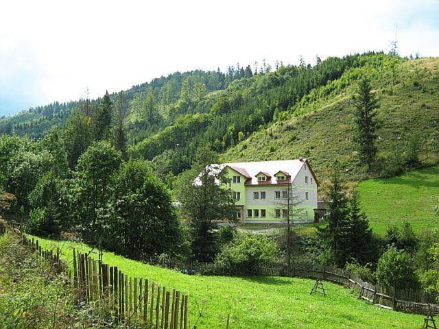 Hotel Bocy Oscadnica Exteriör bild